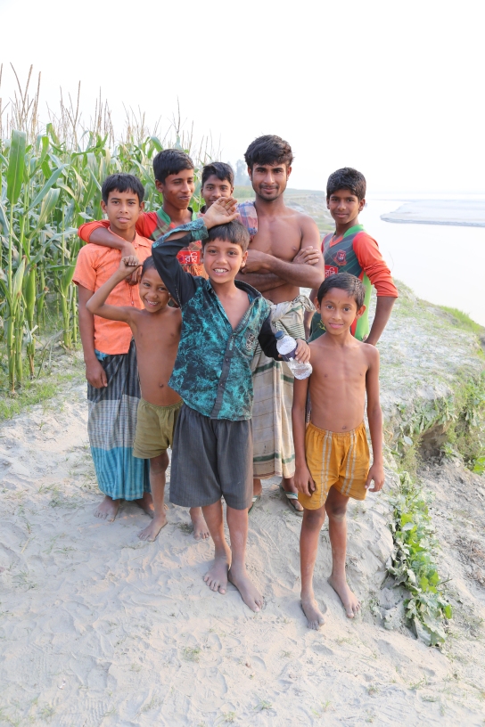 Local children, Char Batikamari